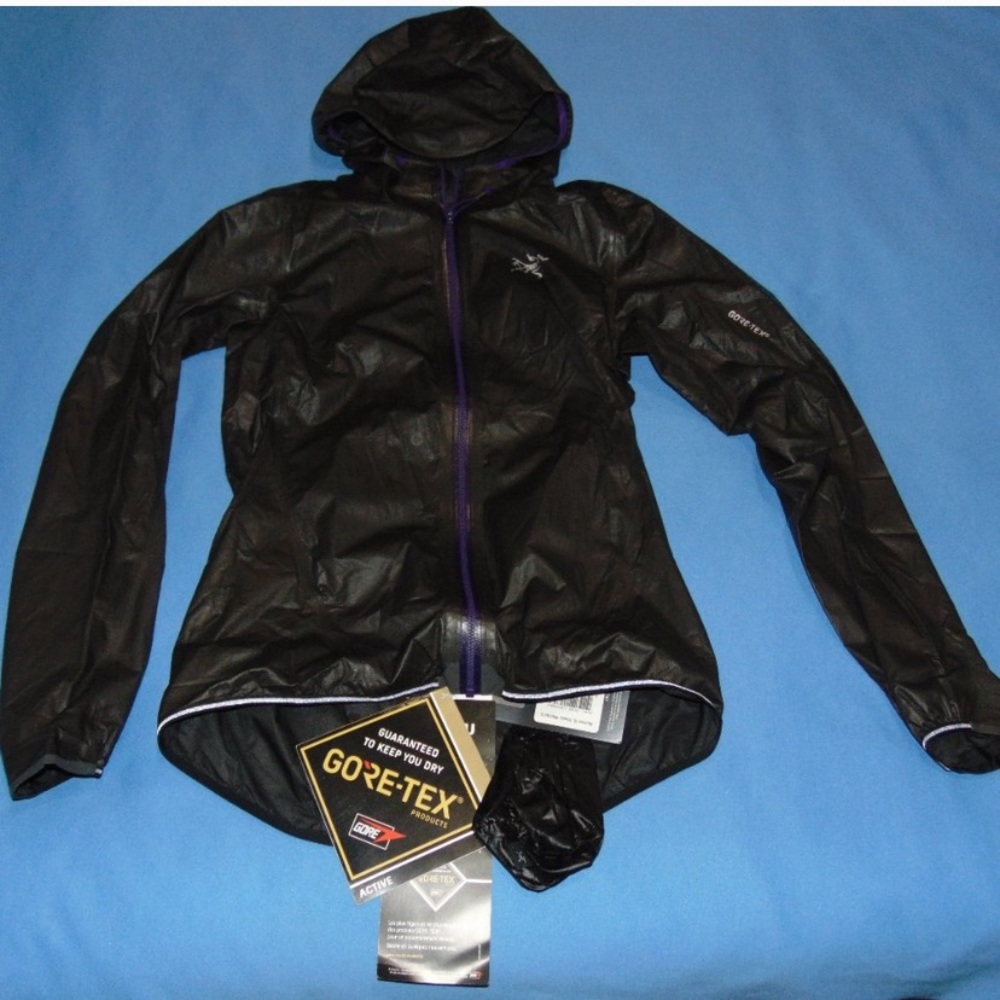 Arcteryx Norvan SL Hoodie Shakedry Goretex